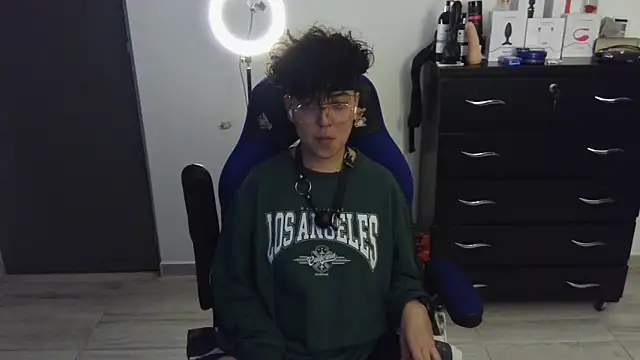 thomascooper7 online show from February 2025 12:30:02 AM