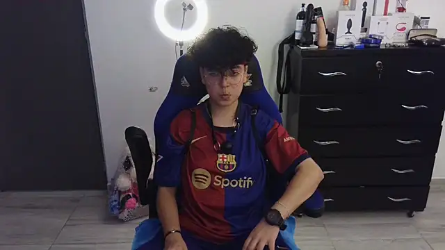 thomascooper7 online show from February 2025 08:41:01 PM