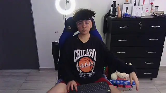 thomascooper7 online show from March 2025 09:45:02 PM