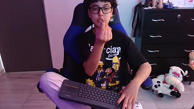 thomascooper7 online show from December 2025 05:54:02 PM