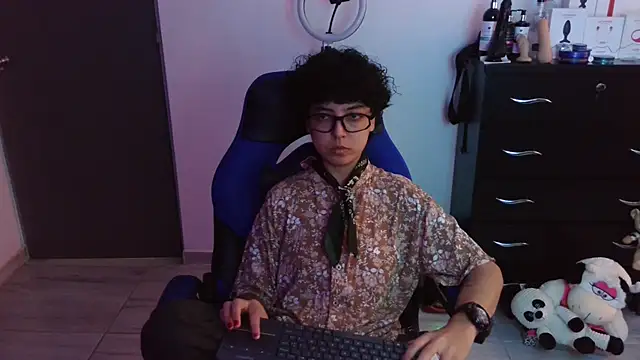 thomascooper7 online show from February 2026 07:10:01 PM