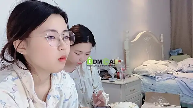 Snapshot of MM_YY_SS chatting on January 2025 07:52:02 AM MM YY SS online show from January 2025 07:52:02 AM