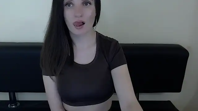 Snapshot of LaimaV_ chatting on June 2026 03:24:02 PM LaimaV online show from June 2026 03:24:02 PM