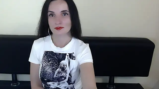 Snapshot of LaimaV_ chatting on June 2026 04:42:01 PM LaimaV online show from June 2026 04:42:01 PM