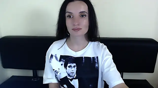 Snapshot of LaimaV_ chatting on July 2026 06:53:02 AM LaimaV online show from July 2026 06:53:02 AM