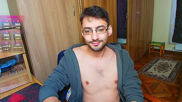 Snapshot of HungEddy chatting on December 2024 01:22:02 PM HungEddy online show from December 2024 01:22:02 PM