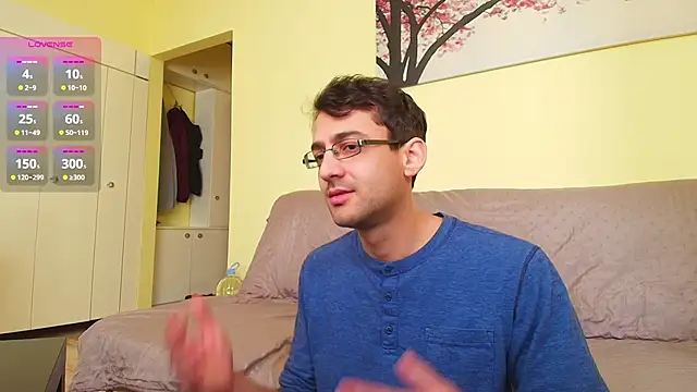 Snapshot of HungEddy chatting on March 2025 10:51:01 AM HungEddy online show from March 2025 10:51:01 AM