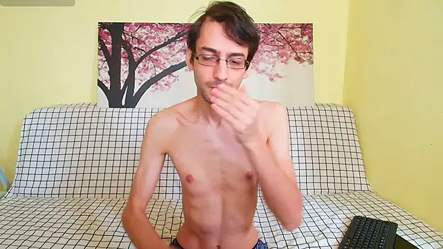 Snapshot of HungEddy chatting on September 2025 05:29:01 AM HungEddy online show from September 2025 05:29:01 AM