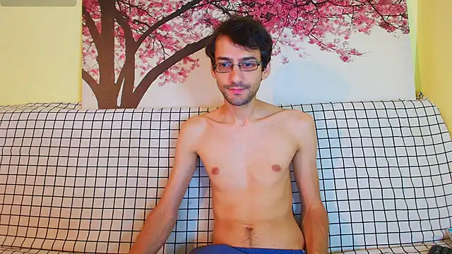 Snapshot of HungEddy chatting on September 2025 05:02:02 PM HungEddy online show from September 2025 05:02:02 PM