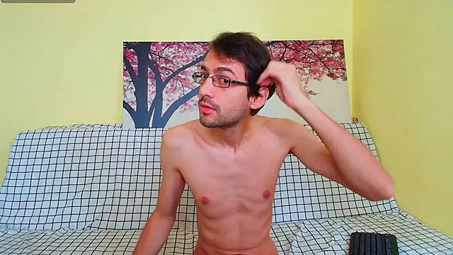 Snapshot of HungEddy chatting on September 2025 06:02:01 AM HungEddy online show from September 2025 06:02:01 AM