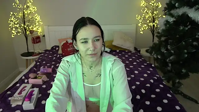 Snapshot of NikkiGoldSide chatting on January 2025 07:02:02 PM NikkiGoldSide online show from January 2025 07:02:02 PM
