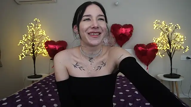 Snapshot of NikkiGoldSide chatting on February 2025 05:17:02 PM NikkiGoldSide online show from February 2025 05:17:02 PM