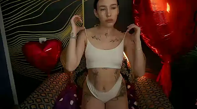 Snapshot of NikkiGoldSide chatting on March 2025 05:05:01 PM NikkiGoldSide online show from March 2025 05:05:01 PM