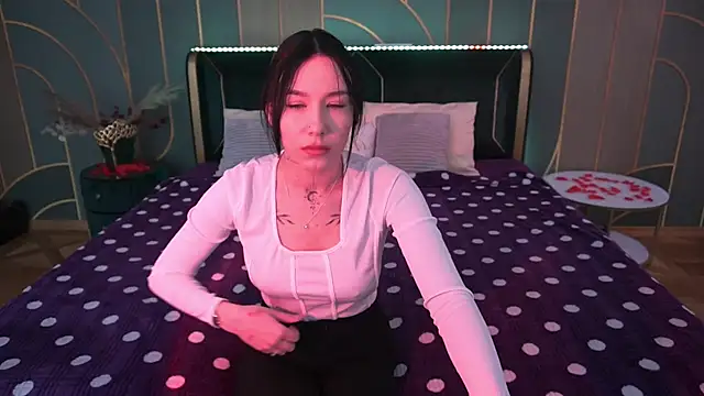 Snapshot of NikkiGoldSide chatting on March 2025 01:50:02 PM NikkiGoldSide online show from March 2025 01:50:02 PM