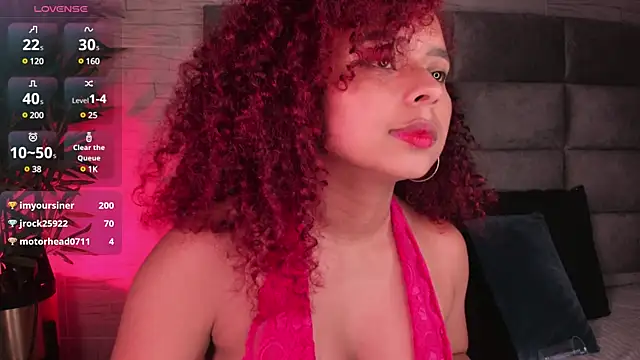 Snapshot of lara_jones_ chatting on February 2025 09:49:01 AM lara jones online show from February 2025 09:49:01 AM