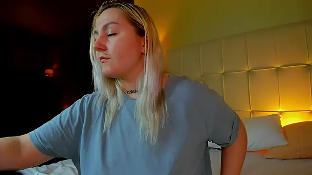 Snapshot of Debbie_Taylor chatting on October 2025 04:04:01 PM Debbie Taylor online show from October 2025 04:04:01 PM