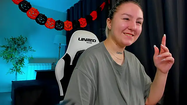 Snapshot of Debbie_Taylor chatting on October 2025 03:02:01 PM Debbie Taylor online show from October 2025 03:02:01 PM