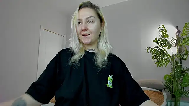 Debbie Taylor online show from November 2025 05:34:02 PM