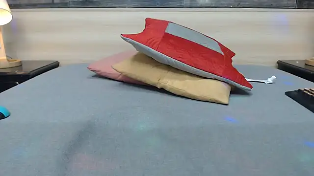 nahomibecker online show from March 2025 05:45:01 PM