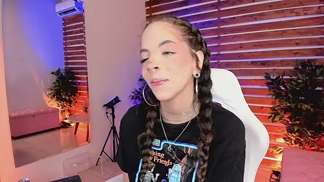 Sapphire Venuss online show from March 2026 12:18:02 AM