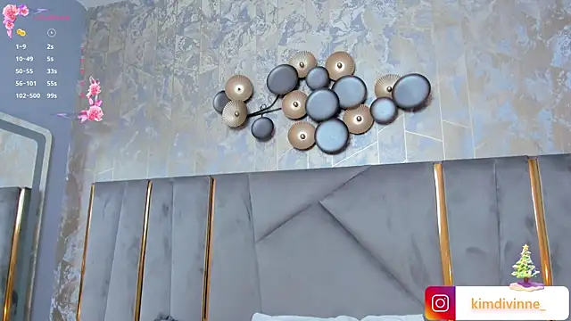 Snapshot of KimDevinne chatting on December 2024 10:48:01 PM KimDevinne online show from December 2024 10:48:01 PM