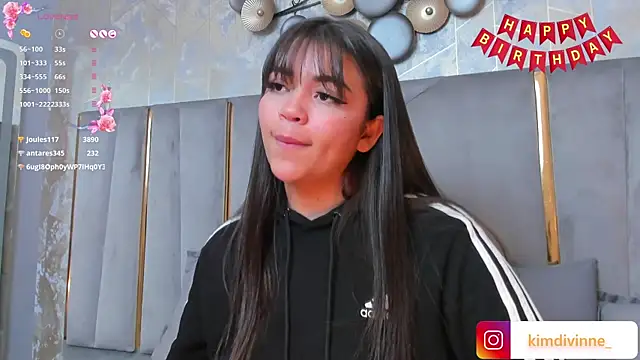 Snapshot of KimDevinne chatting on January 2025 08:17:01 AM KimDevinne online show from January 2025 08:17:01 AM