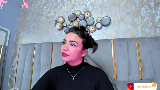 Snapshot of KimDevinne chatting on September 2025 02:55:02 AM KimDevinne online show from September 2025 02:55:02 AM