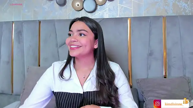 Snapshot of KimDevinne chatting on September 2025 03:06:02 AM KimDevinne online show from September 2025 03:06:02 AM