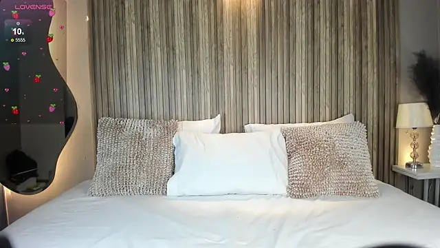 AnahinClar online show from December 2025 05:20:01 PM