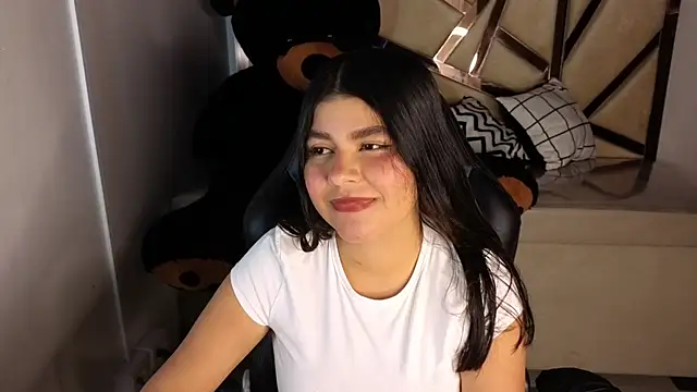 Snapshot of emmalee_01a chatting on February 2025 10:59:01 AM emmalee 01a online show from February 2025 10:59:01 AM