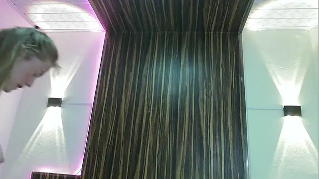 Snapshot of issa_soto_ chatting on February 2025 01:43:02 PM issa soto online show from February 2025 01:43:02 PM