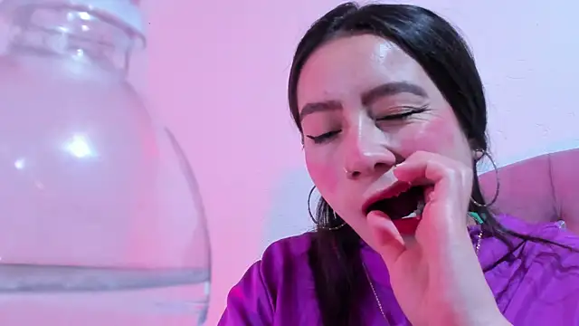 teffy lee online show from March 2025 08:00:01 PM