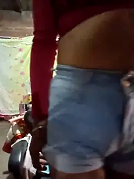 yovana13 online show from February 2026 05:53:02 PM