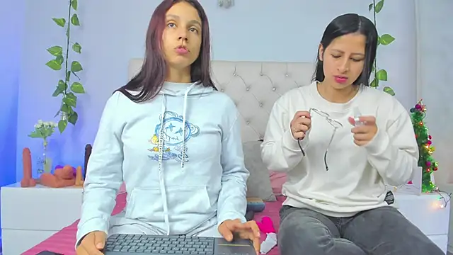 Snapshot of Luci_And_Sofi chatting on January 2025 02:03:01 PM Luci And Sofi online show from January 2025 02:03:01 PM