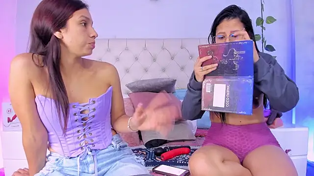 Snapshot of Luci_And_Sofi chatting on March 2025 02:34:02 PM Luci And Sofi online show from March 2025 02:34:02 PM