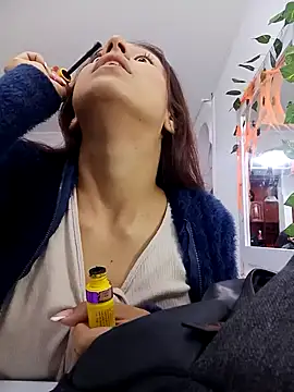 Luci And Sofi online show from October 2025 01:20:01 PM