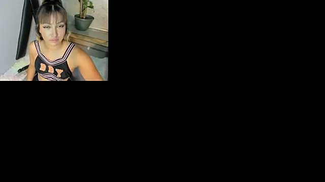 Snapshot of Valery_Streinge02 chatting on January 2025 04:13:02 PM Valery Streinge02 online show from January 2025 04:13:02 PM