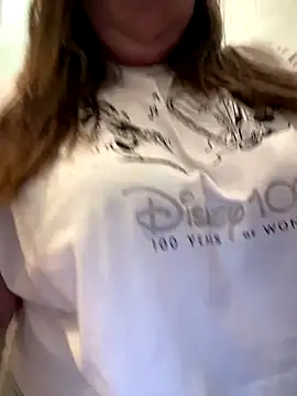 Snapshot of Chloee_ep chatting on December 2024 07:01:01 PM Chloee ep online show from December 2024 07:01:01 PM