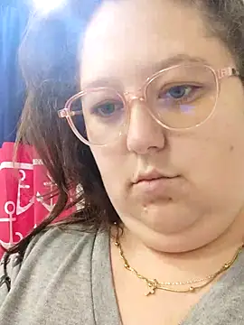 Snapshot of Chloee_ep chatting on February 2025 03:49:02 PM Chloee ep online show from February 2025 03:49:02 PM