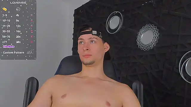 JadeSmiith  online show from January 2025 09:42:01 PM