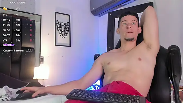 JadeSmiith  online show from March 2025 10:15:02 PM