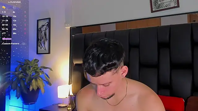 JadeSmiith  online show from October 2025 10:29:02 PM