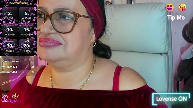 Gia Nahomi online show from May 2026 01:02:04 AM