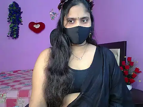 Snapshot of Hot_Maleka chatting on May 2026 04:48:01 PM Hot Maleka online show from May 2026 04:48:01 PM
