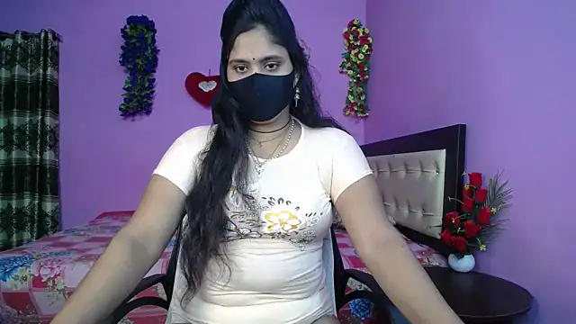 Snapshot of Hot_Maleka chatting on June 2026 05:01:02 PM Hot Maleka online show from June 2026 05:01:02 PM