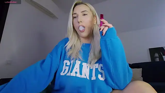 KhloeK online show from November 2025 10:16:01 AM