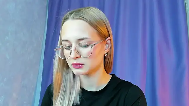 Tiffanyhunt online show from December 2024 02:22:01 PM