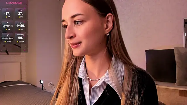 Tiffanyhunt online show from October 2025 01:23:01 PM