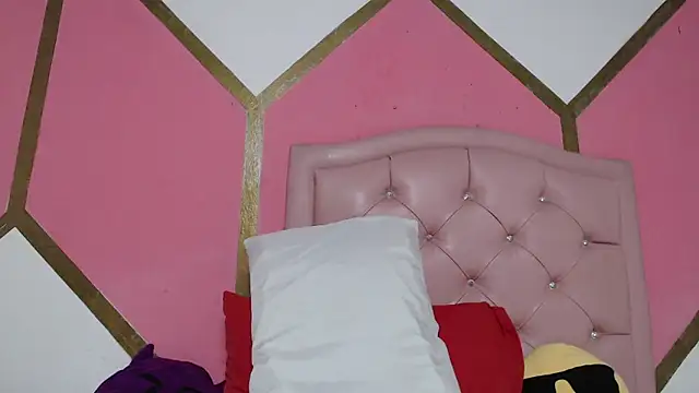 Vicky Love  online show from January 2025 10:42:01 AM