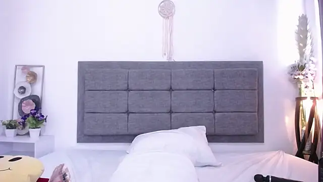 Vicky Love  online show from March 2025 02:29:01 PM